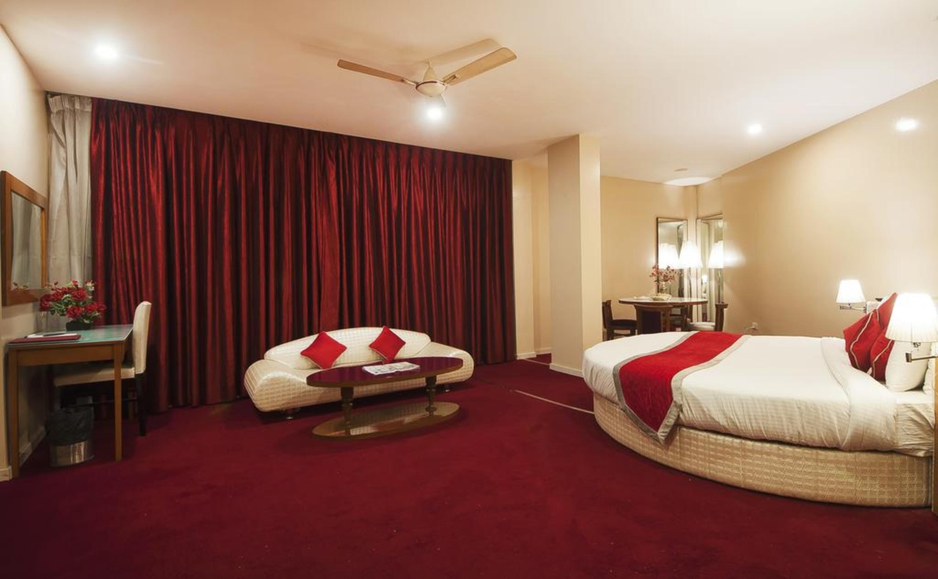Airport Hotel Ramhan Palace Mahipalpur Neu-Delhi Exterior foto