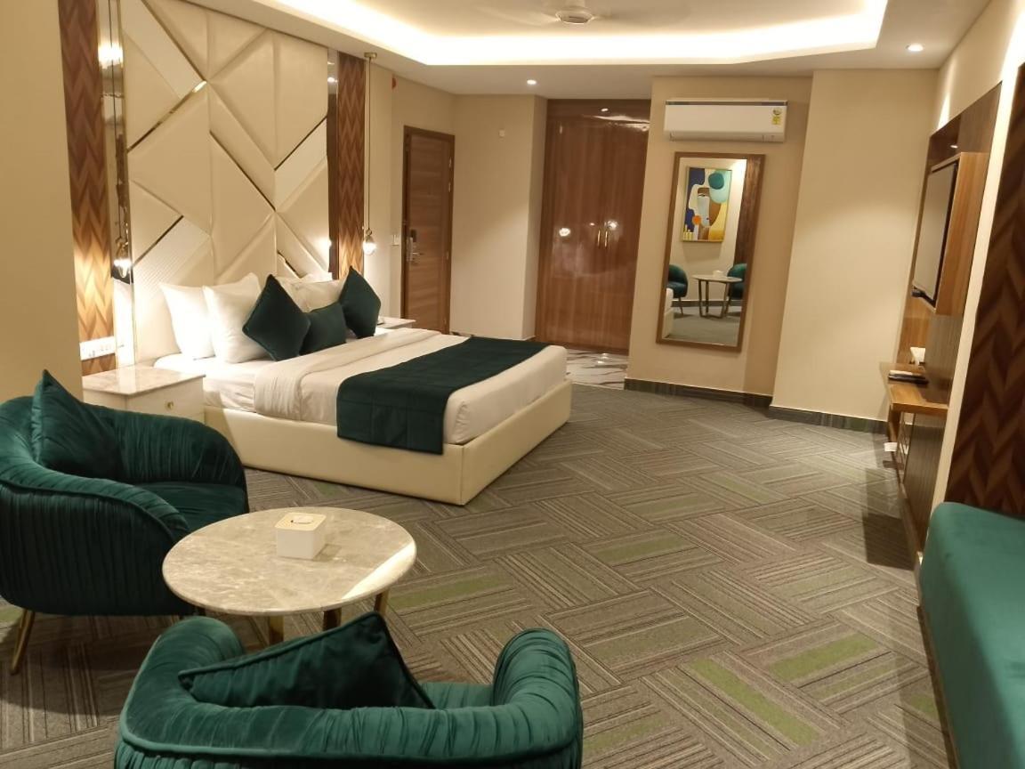 Airport Hotel Ramhan Palace Mahipalpur Neu-Delhi Exterior foto