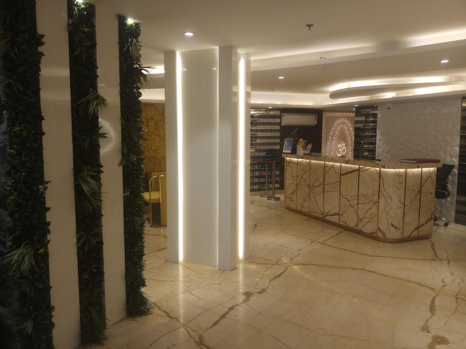 Airport Hotel Ramhan Palace Mahipalpur Neu-Delhi Exterior foto