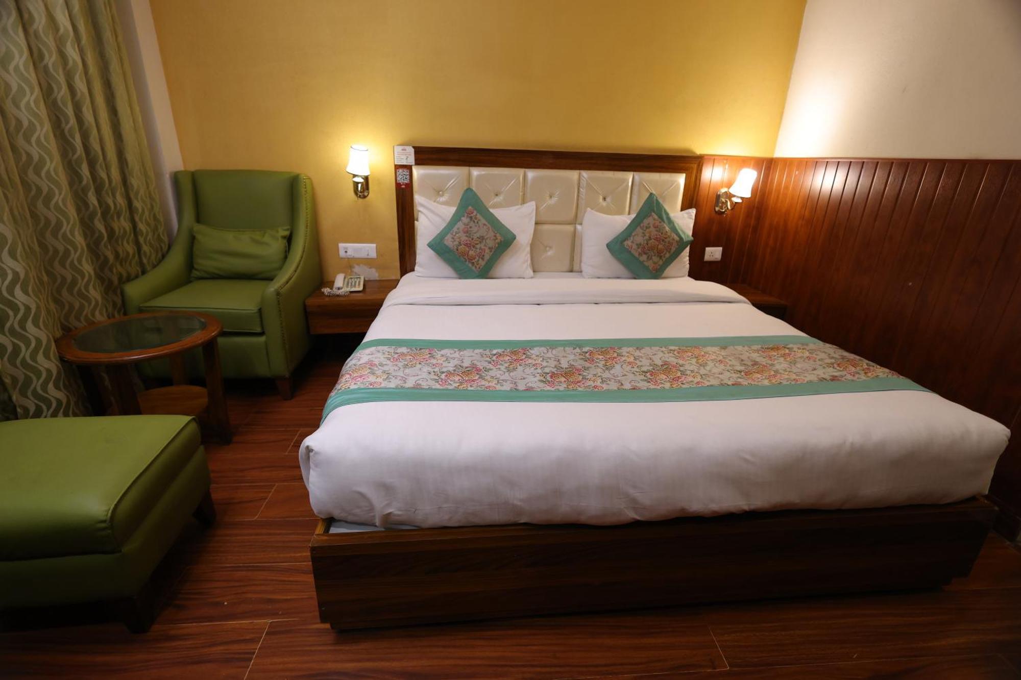 Airport Hotel Ramhan Palace Mahipalpur Neu-Delhi Exterior foto