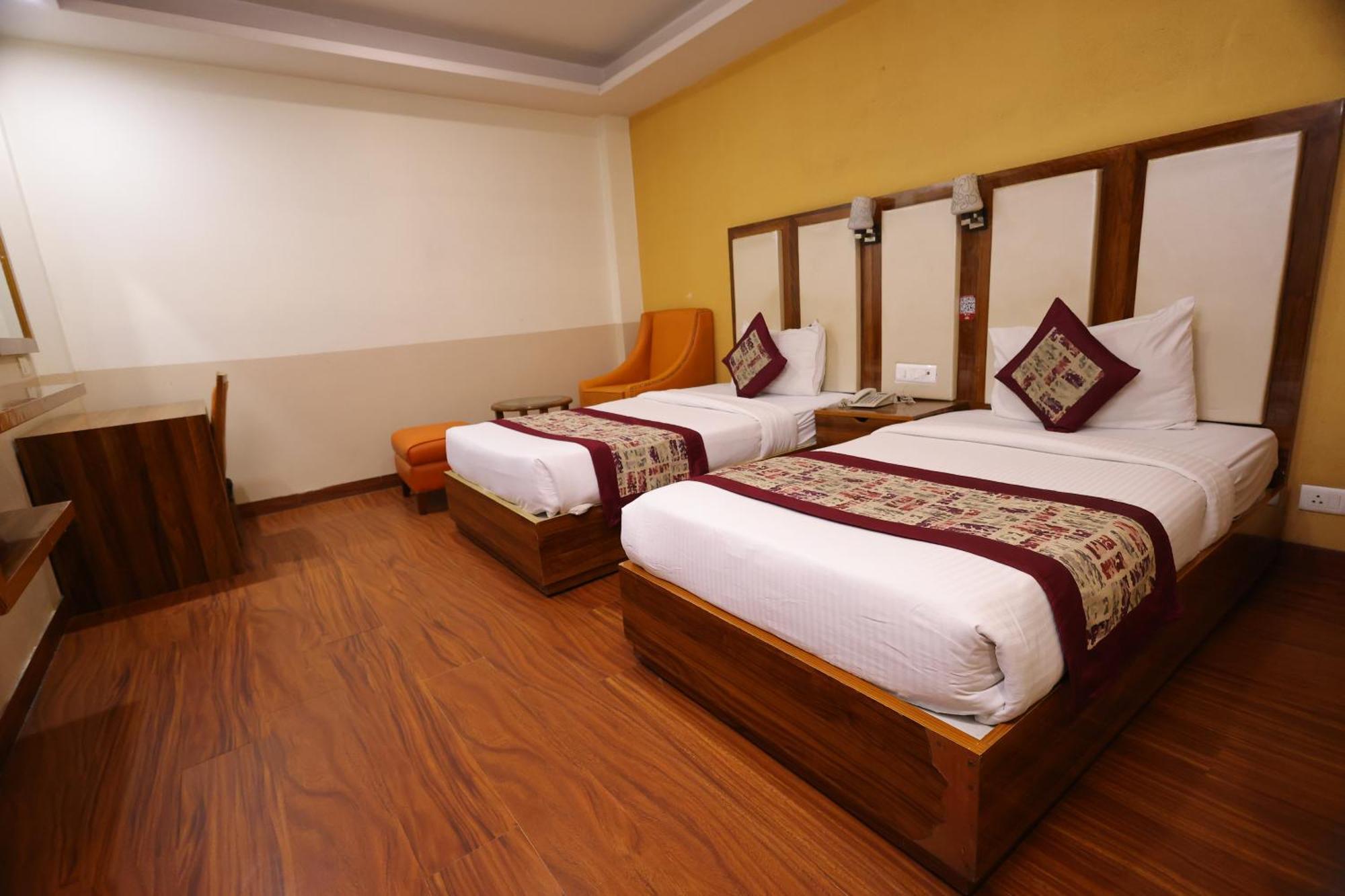 Airport Hotel Ramhan Palace Mahipalpur Neu-Delhi Exterior foto