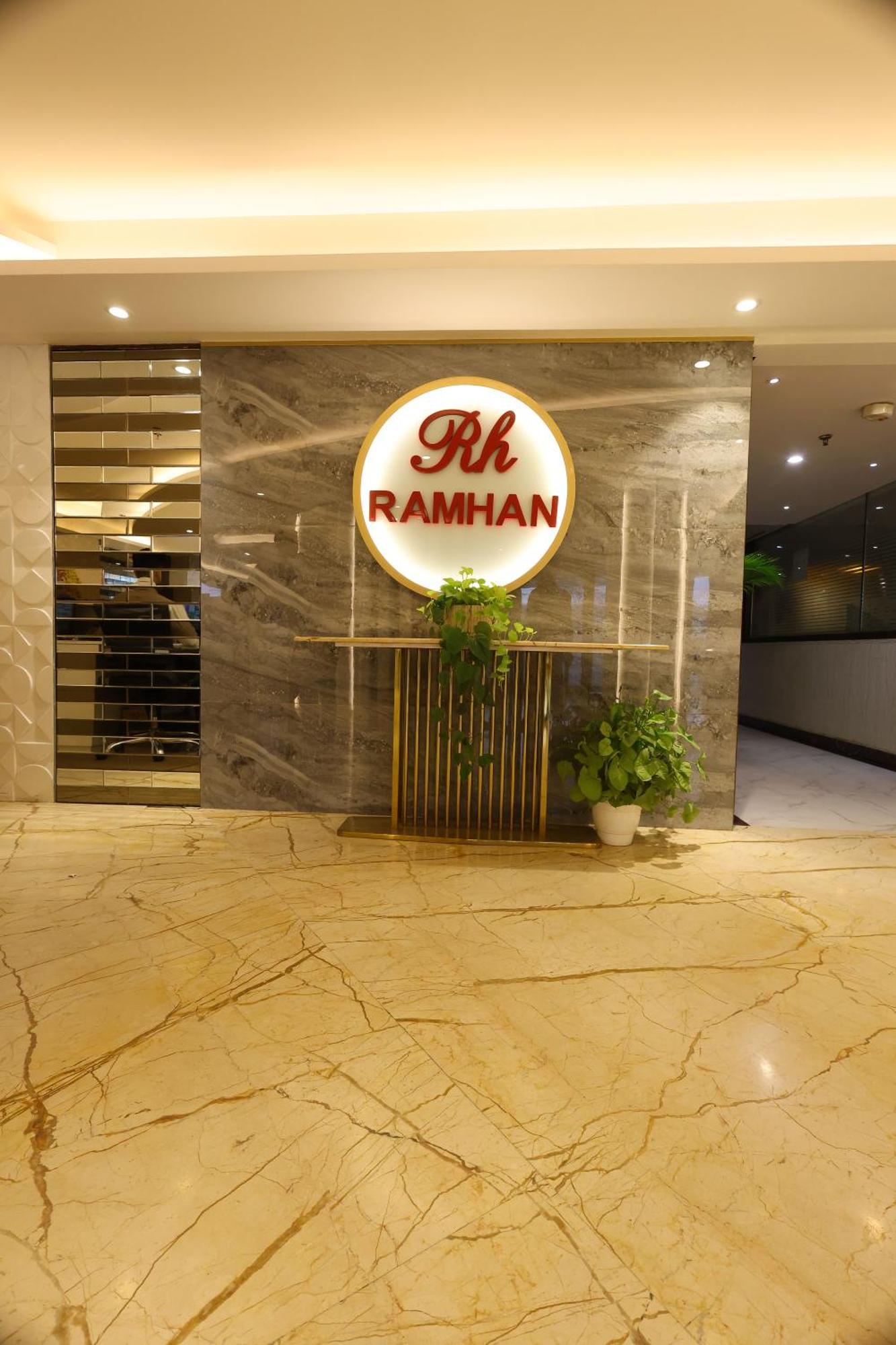 Airport Hotel Ramhan Palace Mahipalpur Neu-Delhi Exterior foto