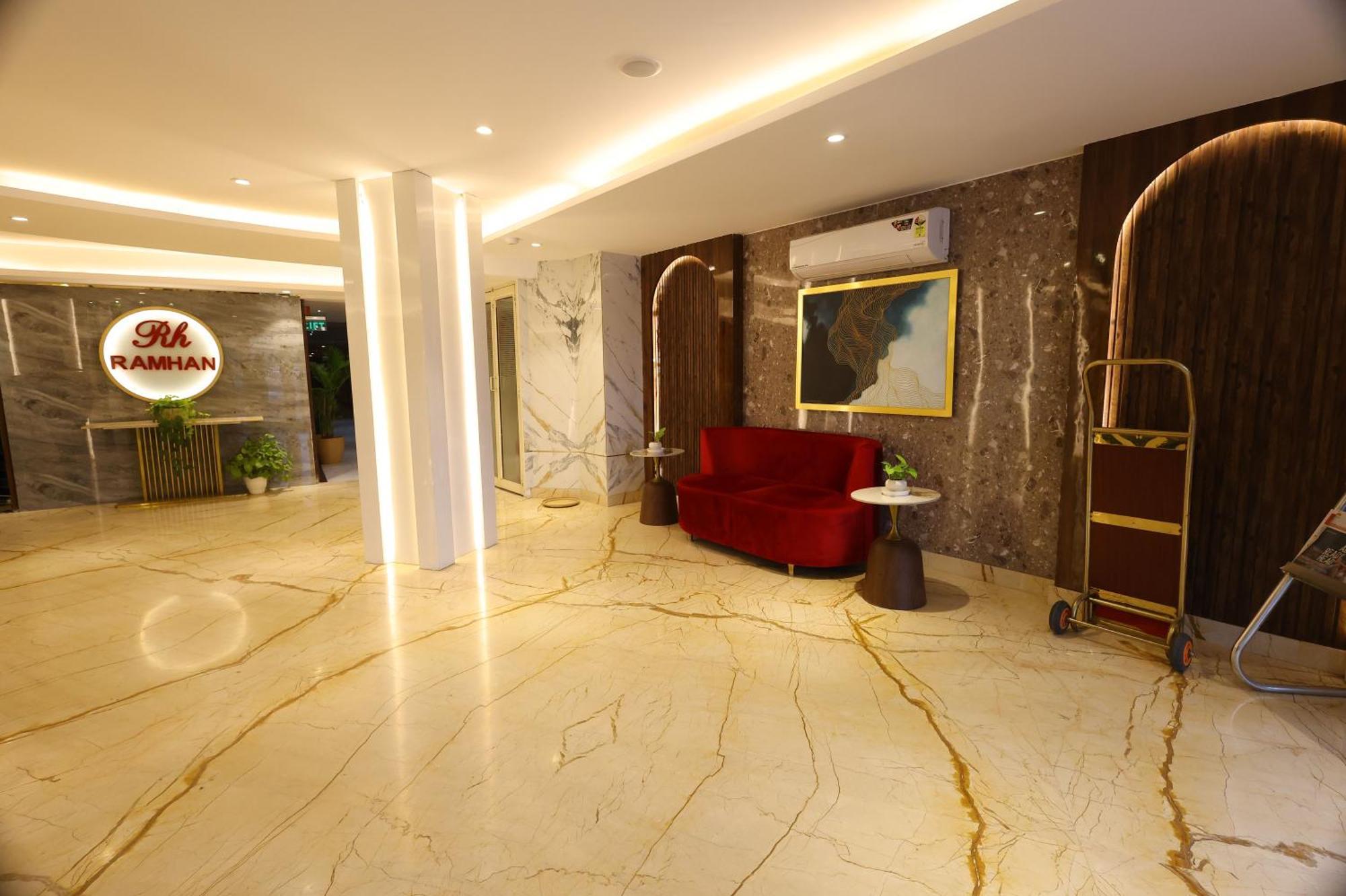 Airport Hotel Ramhan Palace Mahipalpur Neu-Delhi Exterior foto